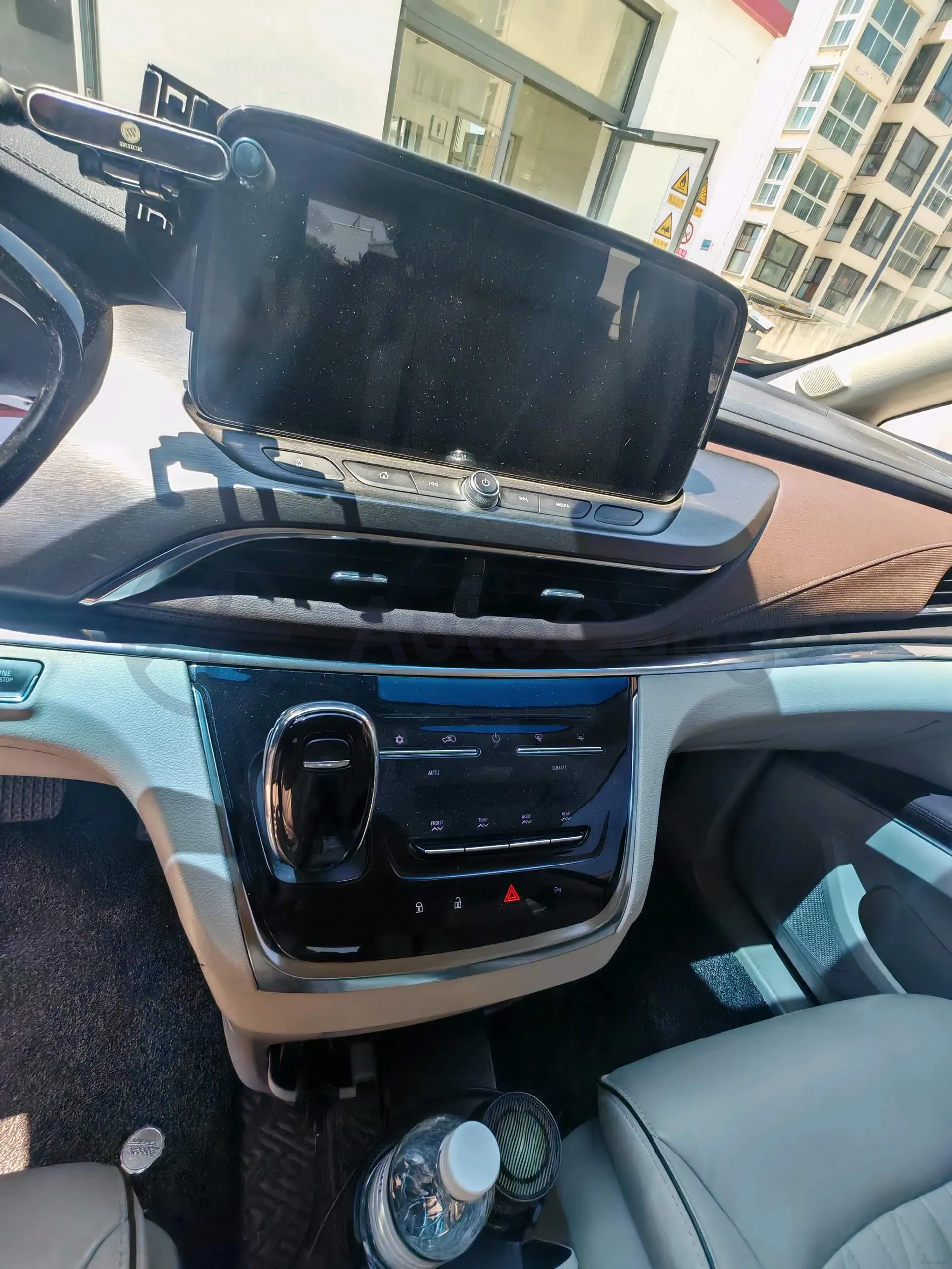 2022 Buick GL8 2.0T 237HP L4 9AT,autocango,china used car exporter,china ev exporter,chinese used car exporter,chinese used ev exporter