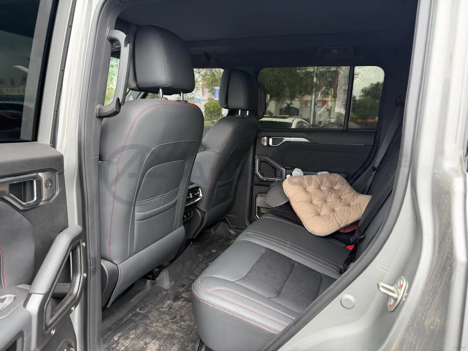 2025 Jetour Traveller 2.0T 254HP L4 8AT,autocango,china used car exporter,china ev exporter,chinese used car exporter,chinese used ev exporter