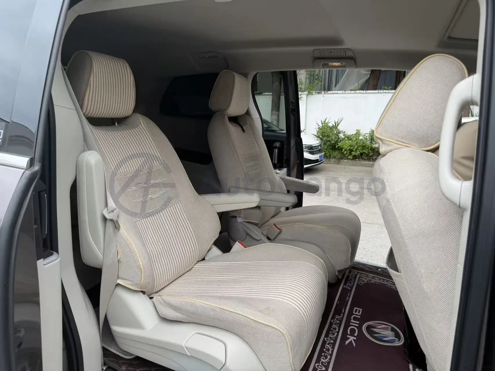 2022 Buick GL8 2.0T 237HP L4 9AT,autocango,china used car exporter,china ev exporter,chinese used car exporter,chinese used ev exporter
