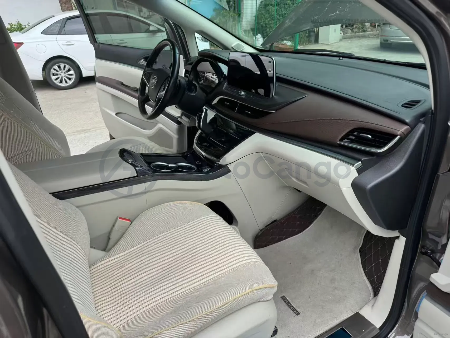 2022 Buick GL8 2.0T 237HP L4 9AT,autocango,china used car exporter,china ev exporter,chinese used car exporter,chinese used ev exporter