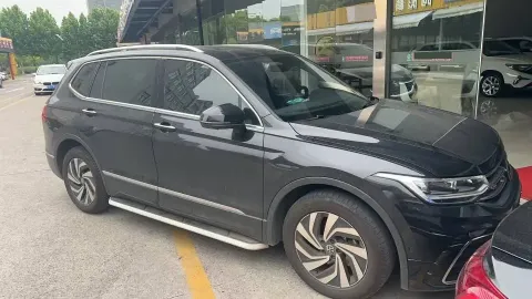 2024 Volkswagen Tiguan L 2.0T 186HP L4 7DCT,autocango,china used car exporter,china ev exporter,chinese used car exporter,chinese used ev exporter