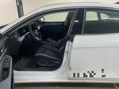 2025 Volkswagen Lamando 1.4T 150HP L4 7DCT
