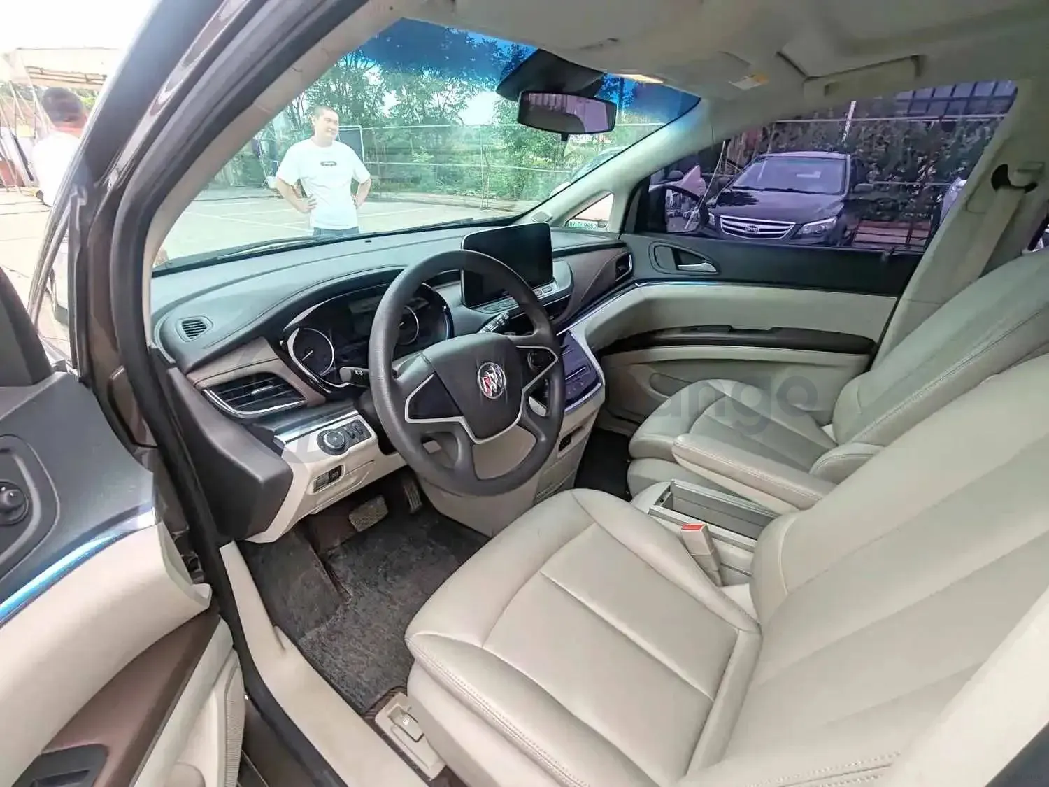 2023 Buick GL8 2.0T 237HP L4 9AT,autocango,china used car exporter,china ev exporter,chinese used car exporter,chinese used ev exporter