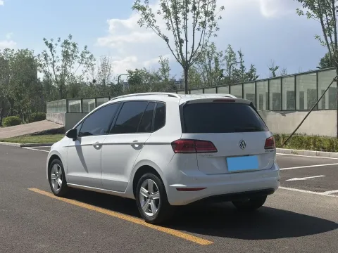 2016 Volkswagen Golf Sportsvan 1.6L 110HP L4 6AT