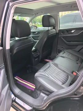 2023 HongQi HS5 2.0T 252HP L4 8AT