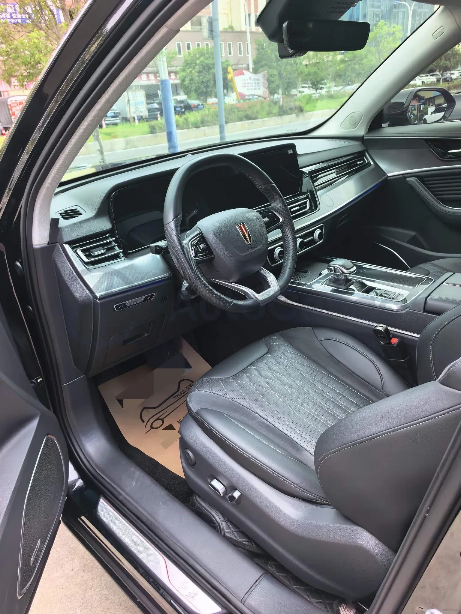 2023 HongQi HS5 2.0T 252HP L4 8AT,autocango,china used car exporter,china ev exporter,chinese used car exporter,chinese used ev exporter