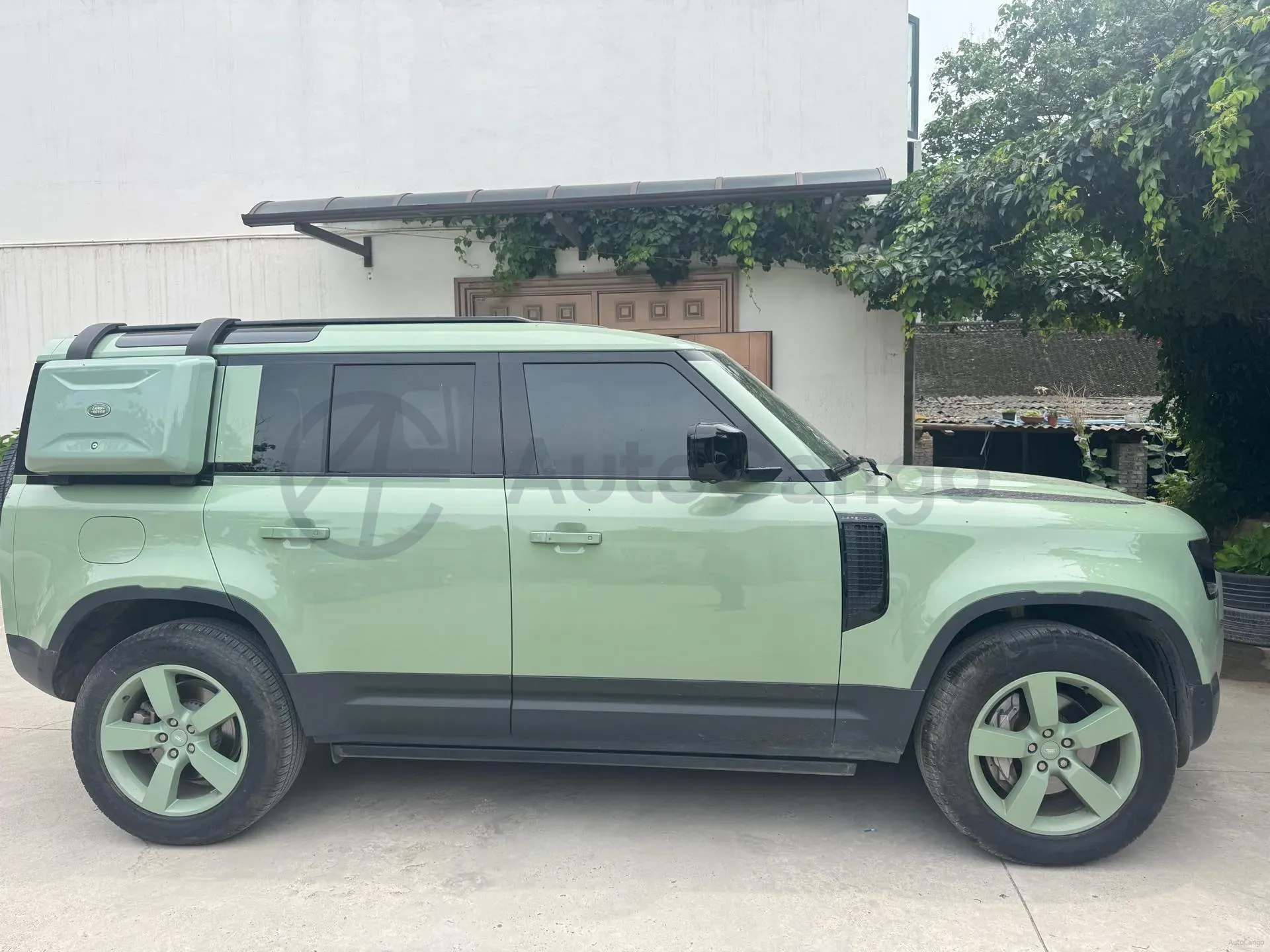 2023 Land Rover Defender 3.0T 400HP L6 8AT,autocango,china used car exporter,china ev exporter,chinese used car exporter,chinese used ev exporter