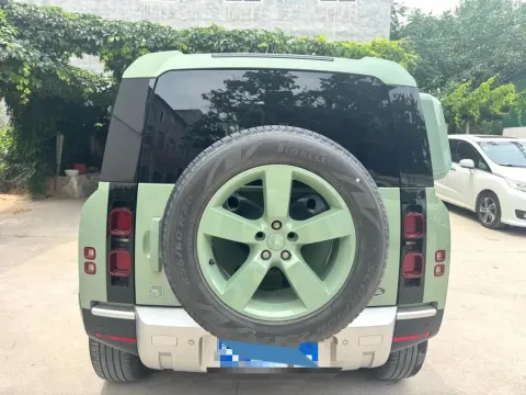 2023 Land Rover Defender 3.0T 400HP L6 8AT