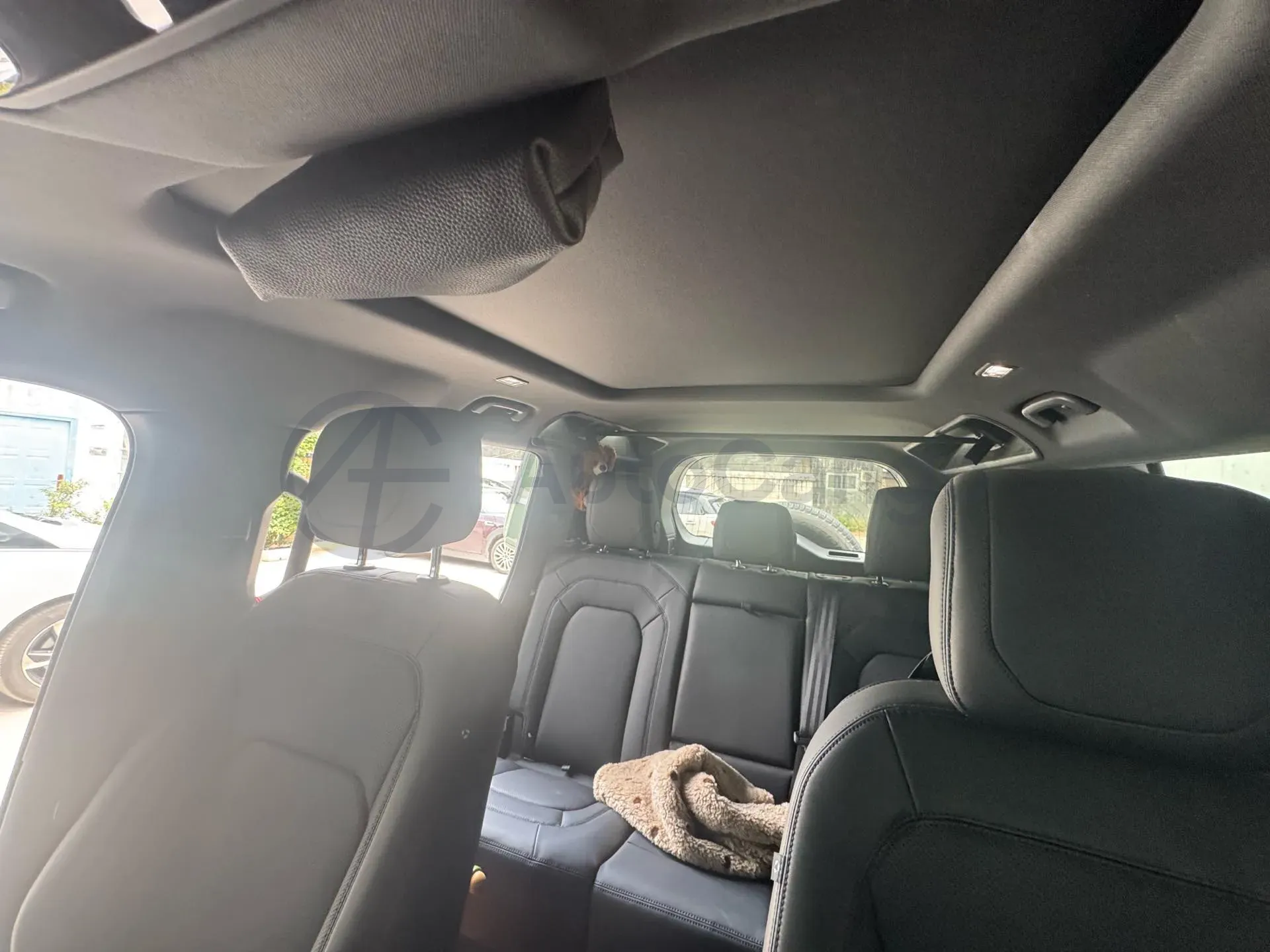 2023 Land Rover Defender 3.0T 400HP L6 8AT,autocango,china used car exporter,china ev exporter,chinese used car exporter,chinese used ev exporter