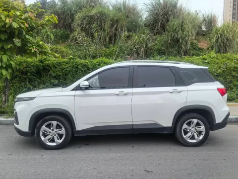 2018 BaoJun 530 1.5T 150HP L4 6MT,autocango,china used car exporter,china ev exporter,chinese used car exporter,chinese used ev exporter