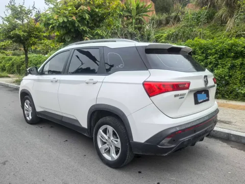 2018 BaoJun 530 1.5T 150HP L4 6MT,autocango,china used car exporter,china ev exporter,chinese used car exporter,chinese used ev exporter