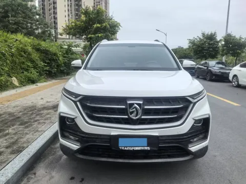 2018 BaoJun 530 1.5T 150HP L4 6MT,autocango,china used car exporter,china ev exporter,chinese used car exporter,chinese used ev exporter