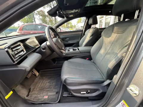 2024 BYD QinL 1.5L 101HP L4 E-CVT PHEV 15.87KWH