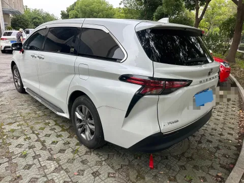 2024 Toyota Sienna 2.5L 189HP L4 E-CVT Hybrid,autocango,china used car exporter,china ev exporter,chinese used car exporter,chinese used ev exporter
