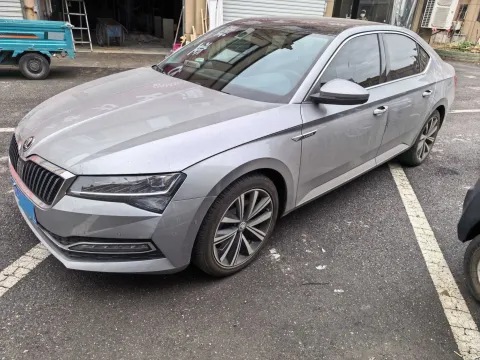 2024 Skoda Superb 2.0T 186HP L4 7DCT,autocango,china used car exporter,china ev exporter,chinese used car exporter,chinese used ev exporter