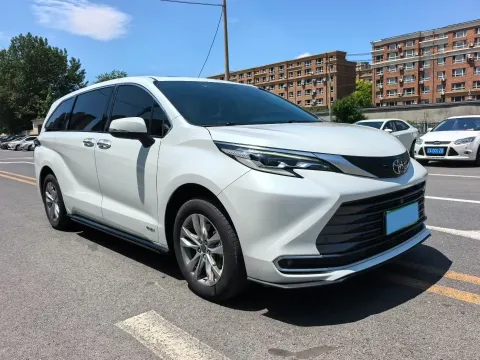 2024 Toyota Sienna 2.5L 189HP L4 E-CVT Hybrid,autocango,china used car exporter,china ev exporter,chinese used car exporter,chinese used ev exporter