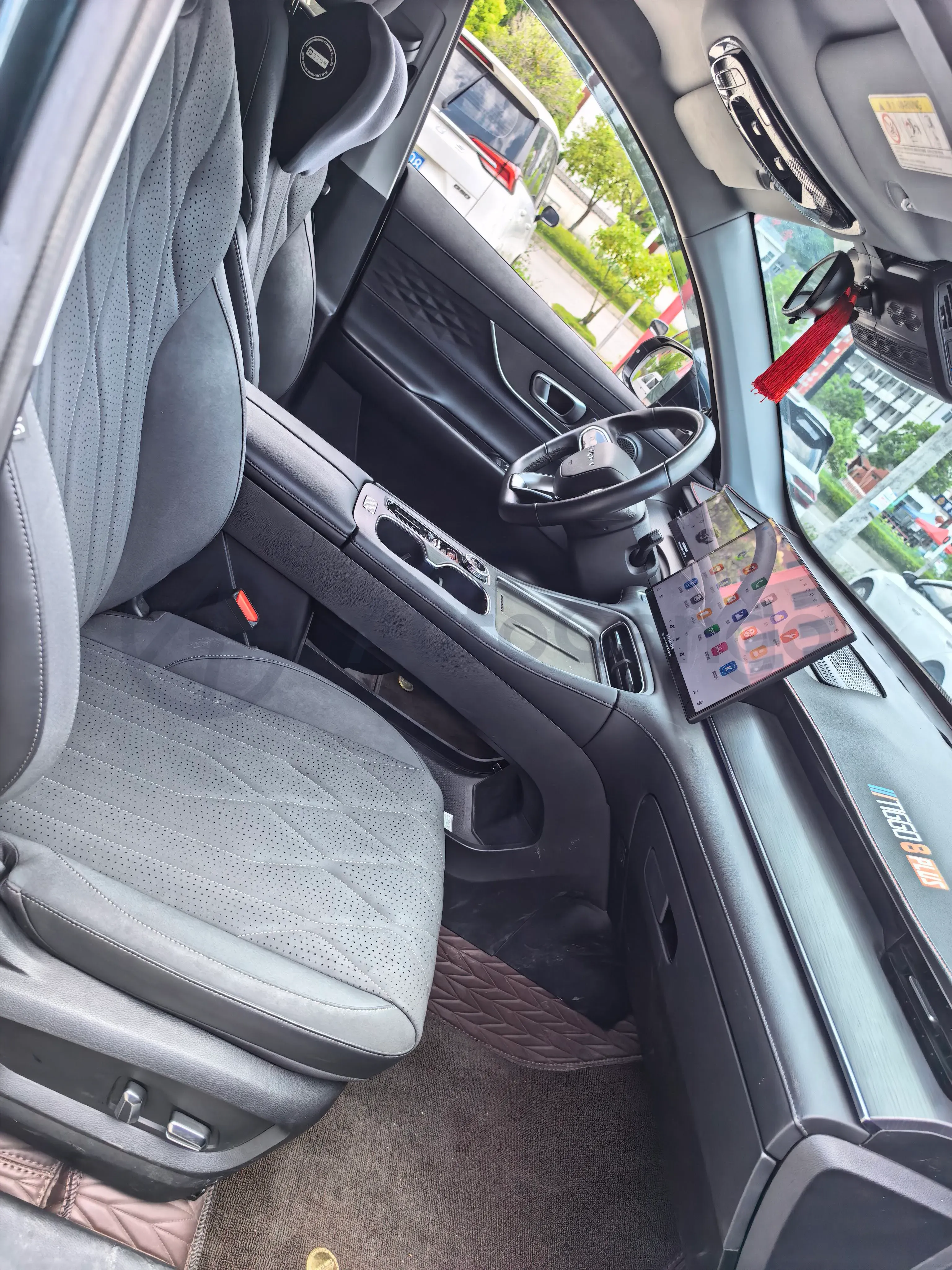 2025 Chery Tiggo 8 Plus 1.6T 197HP L4 7DCT,autocango,china used car exporter,china ev exporter,chinese used car exporter,chinese used ev exporter
