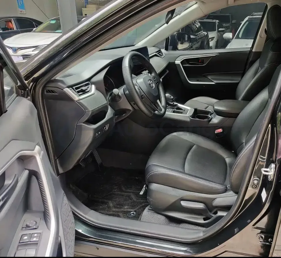 2024 Toyota RAV4 2.0L 171HP L4 CVT,autocango,china used car exporter,china ev exporter,chinese used car exporter,chinese used ev exporter