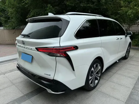2023 Toyota Granvia 2.5L 189HP L4 E-CVT Hybrid