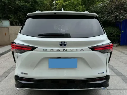 2023 Toyota Granvia 2.5L 189HP L4 E-CVT Hybrid