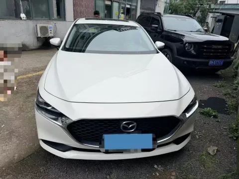 2021 Mazda 3 Axela 1.5L 117HP L4 6AT