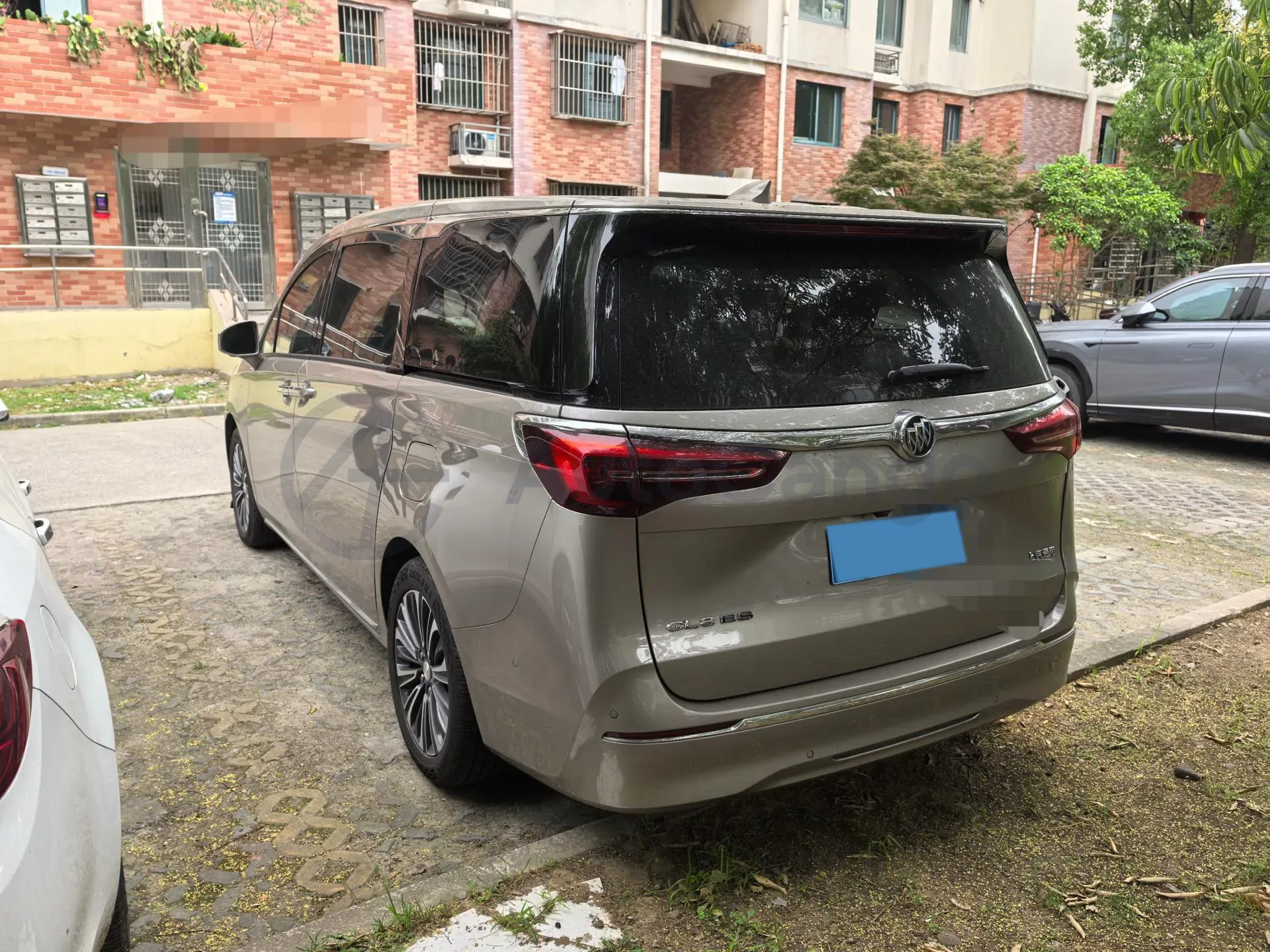 2023 Buick GL8 2.0T 237HP L4 9AT,autocango,china used car exporter,china ev exporter,chinese used car exporter,chinese used ev exporter