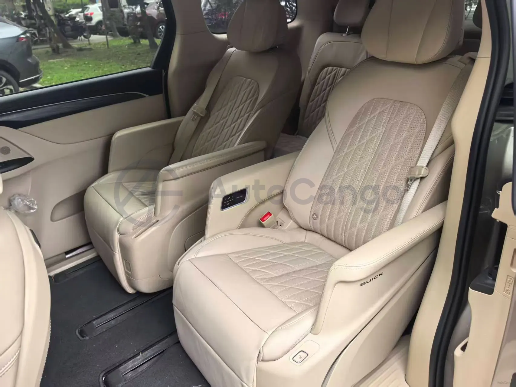 2023 Buick GL8 2.0T 237HP L4 9AT,autocango,china used car exporter,china ev exporter,chinese used car exporter,chinese used ev exporter