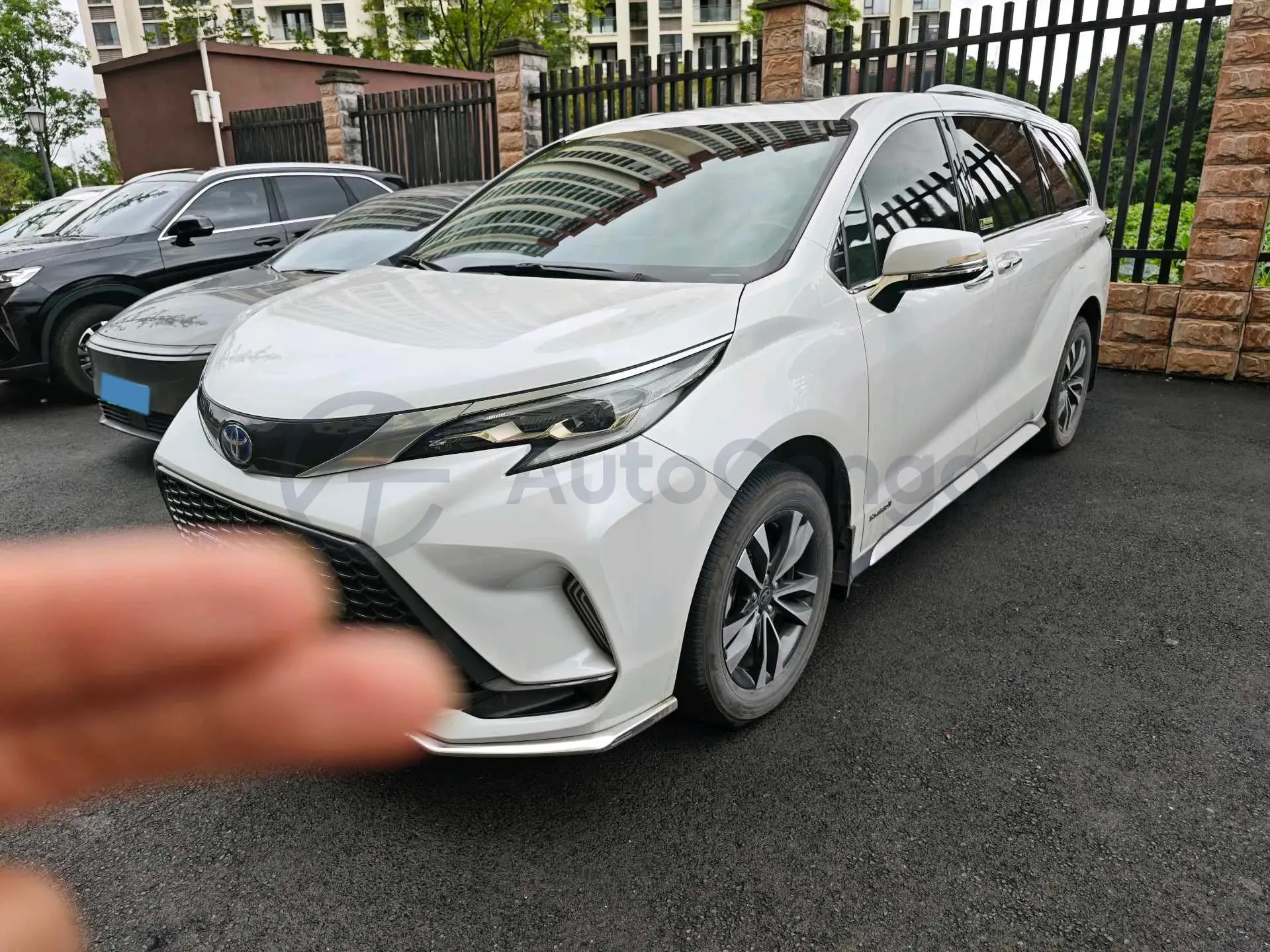 2024 Toyota Granvia 2.5L 189HP L4 E-CVT Hybrid,autocango,china used car exporter,china ev exporter,chinese used car exporter,chinese used ev exporter