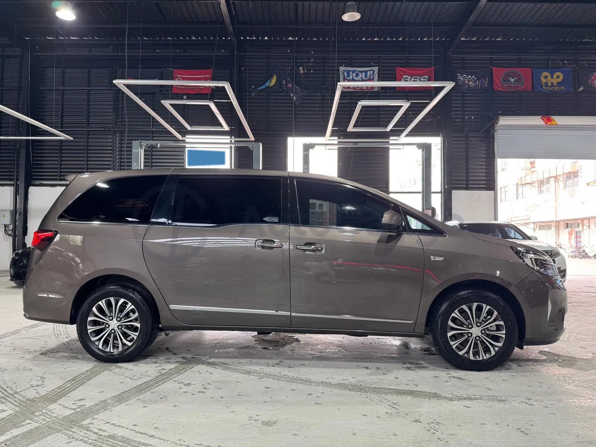 2022 Buick GL8 2.0T 237HP L4 9AT,autocango,china used car exporter,china ev exporter,chinese used car exporter,chinese used ev exporter
