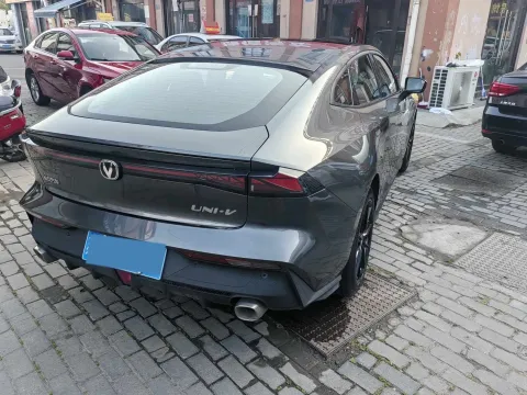 2023 ChangAn UNI-V 1.5T 188HP L4 7DCT,autocango,china used car exporter,china ev exporter,chinese used car exporter,chinese used ev exporter