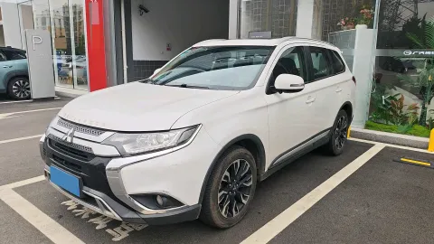 2019 MITSUBISHI OUTLANDER,autocango,china used car exporter,china ev exporter,chinese used car exporter,chinese used ev exporter