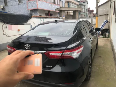 2021 Toyota Camry 2.5L 209HP L4 8AT