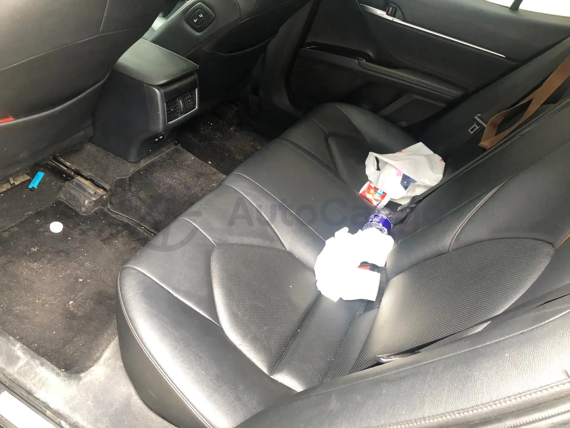 2021 Toyota Camry 2.5L 209HP L4 8AT,autocango,china used car exporter,china ev exporter,chinese used car exporter,chinese used ev exporter