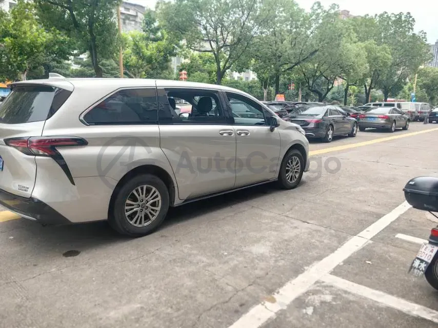 2021 Toyota Sienna 2.5L 192HP L4 E-CVT Hybrid,autocango,china used car exporter,china ev exporter,chinese used car exporter,chinese used ev exporter