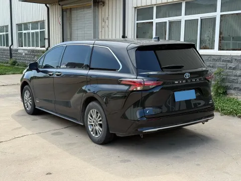 2021 Toyota Sienna 2.5L 192HP L4 E-CVT Hybrid