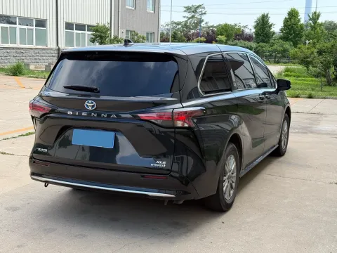 2021 Toyota Sienna 2.5L 192HP L4 E-CVT Hybrid