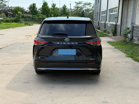 2021 Toyota Sienna 2.5L 192HP L4 E-CVT Hybrid