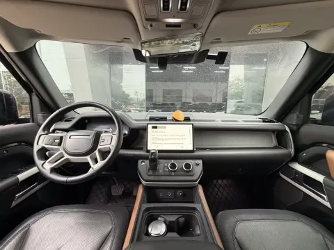 2023 Land Rover Defender 3.0T 400HP L6 8AT