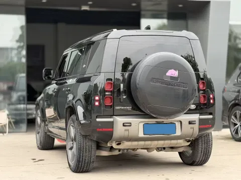2023 Land Rover Defender 3.0T 400HP L6 8AT