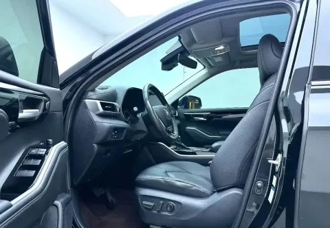 2022 Toyota Highlander 2.5L 192HP L4 E-CVT Hybrid