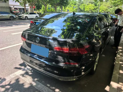 2020 Volkswagen Passat 2.0T 186HP L4 7DCT,autocango,china used car exporter,china ev exporter,chinese used car exporter,chinese used ev exporter