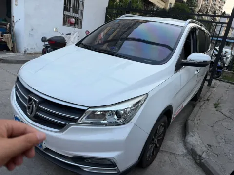 2019 BaoJun 730 1.5T 147HP L4 CVT,autocango,china used car exporter,china ev exporter,chinese used car exporter,chinese used ev exporter