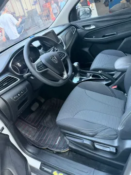 2019 BaoJun 730 1.5T 147HP L4 CVT,autocango,china used car exporter,china ev exporter,chinese used car exporter,chinese used ev exporter