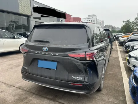 2021 Toyota Sienna 2.5L 192HP L4 E-CVT Hybrid