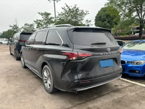 2021 Toyota Sienna 2.5L 192HP L4 E-CVT Hybrid
