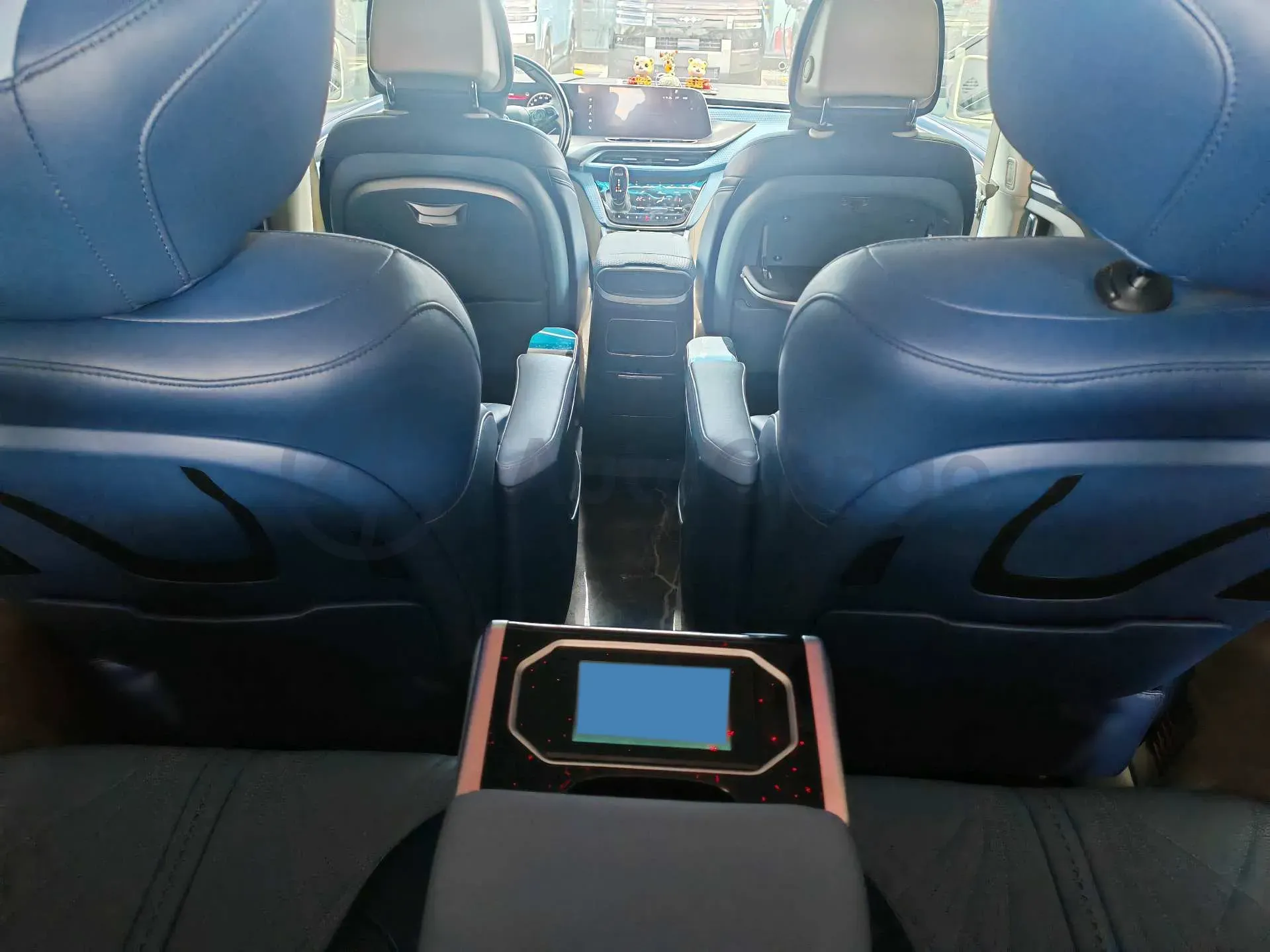 2022 Buick GL8 2.0T 237HP L4 9AT,autocango,china used car exporter,china ev exporter,chinese used car exporter,chinese used ev exporter