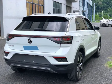2025 Volkswagen T-Roc 1.4T 150HP L4 7DCT
