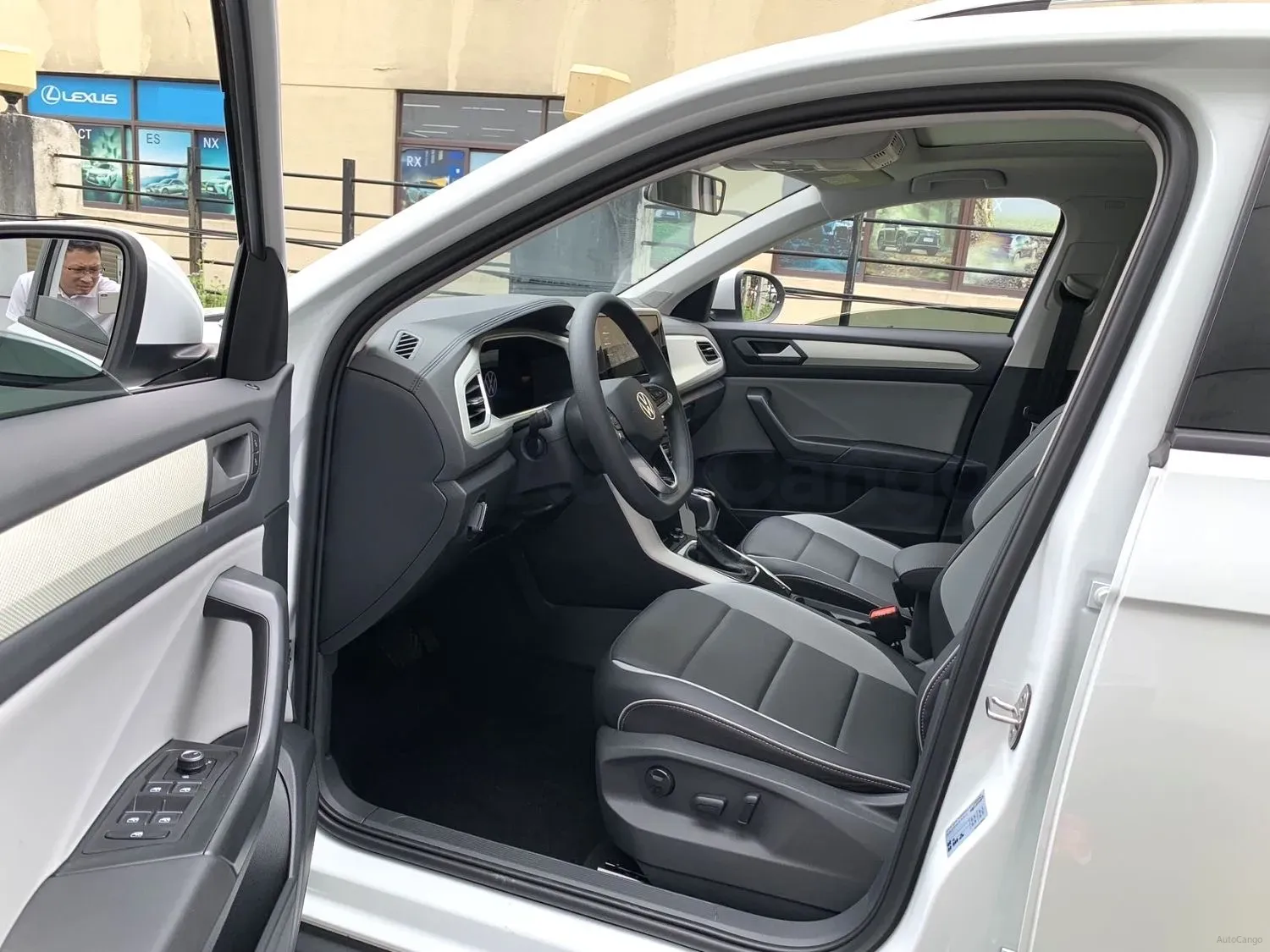 2025 Volkswagen T-Roc 1.4T 150HP L4 7DCT,autocango,china used car exporter,china ev exporter,chinese used car exporter,chinese used ev exporter