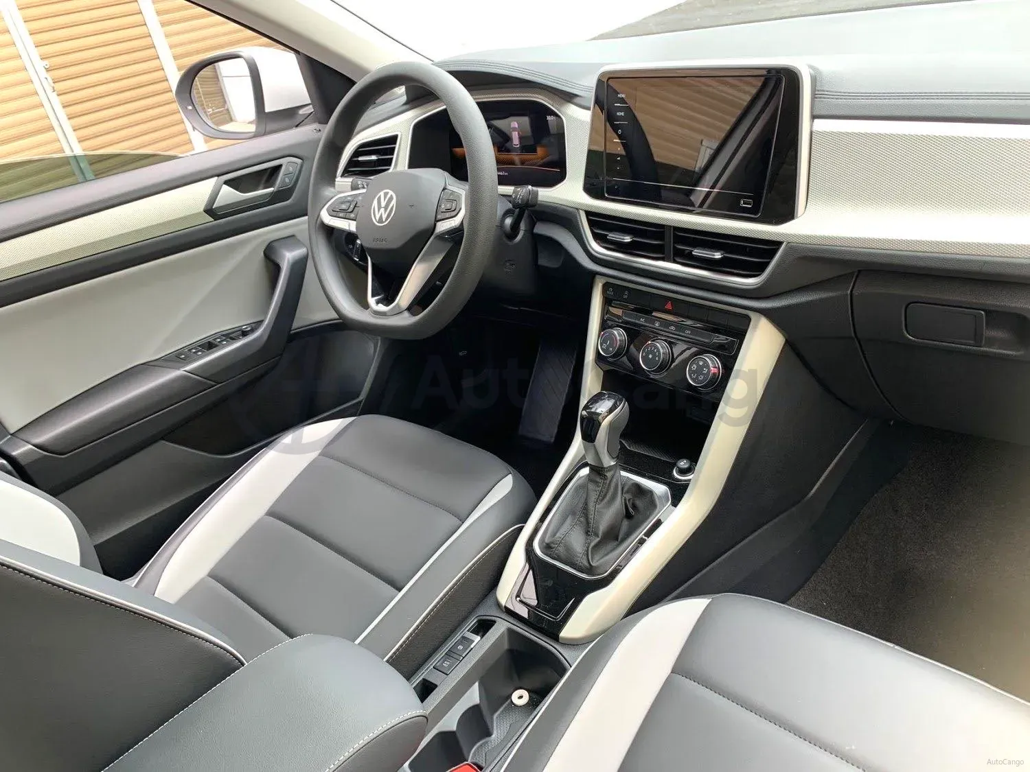 2025 Volkswagen T-Roc 1.4T 150HP L4 7DCT,autocango,china used car exporter,china ev exporter,chinese used car exporter,chinese used ev exporter