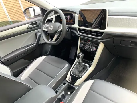 2025 Volkswagen T-Roc 1.4T 150HP L4 7DCT